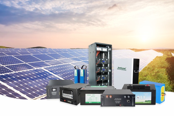 I vantaggi dell'utilizzo di batterie al litio ferro fosfato (LifePO4) nelle applicazioni solari

