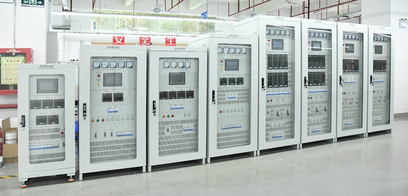 Caricabatterie CC modulare serie HF 125V200A per una sottostazione